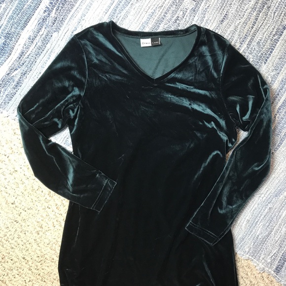 Dresses & Skirts - Evergreen velvet long sleeve dress